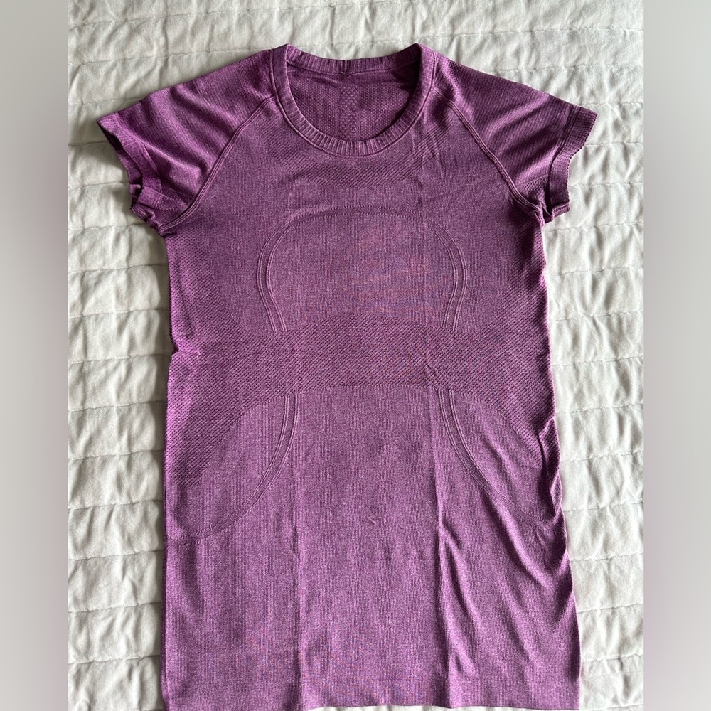 Lululemon swiftly tech short sleeve, size 6